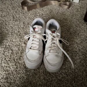 Nike Women’s Court Legacy